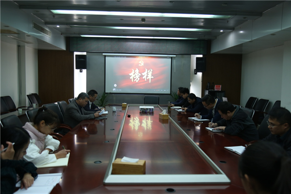 公管局榜样三_副本.png